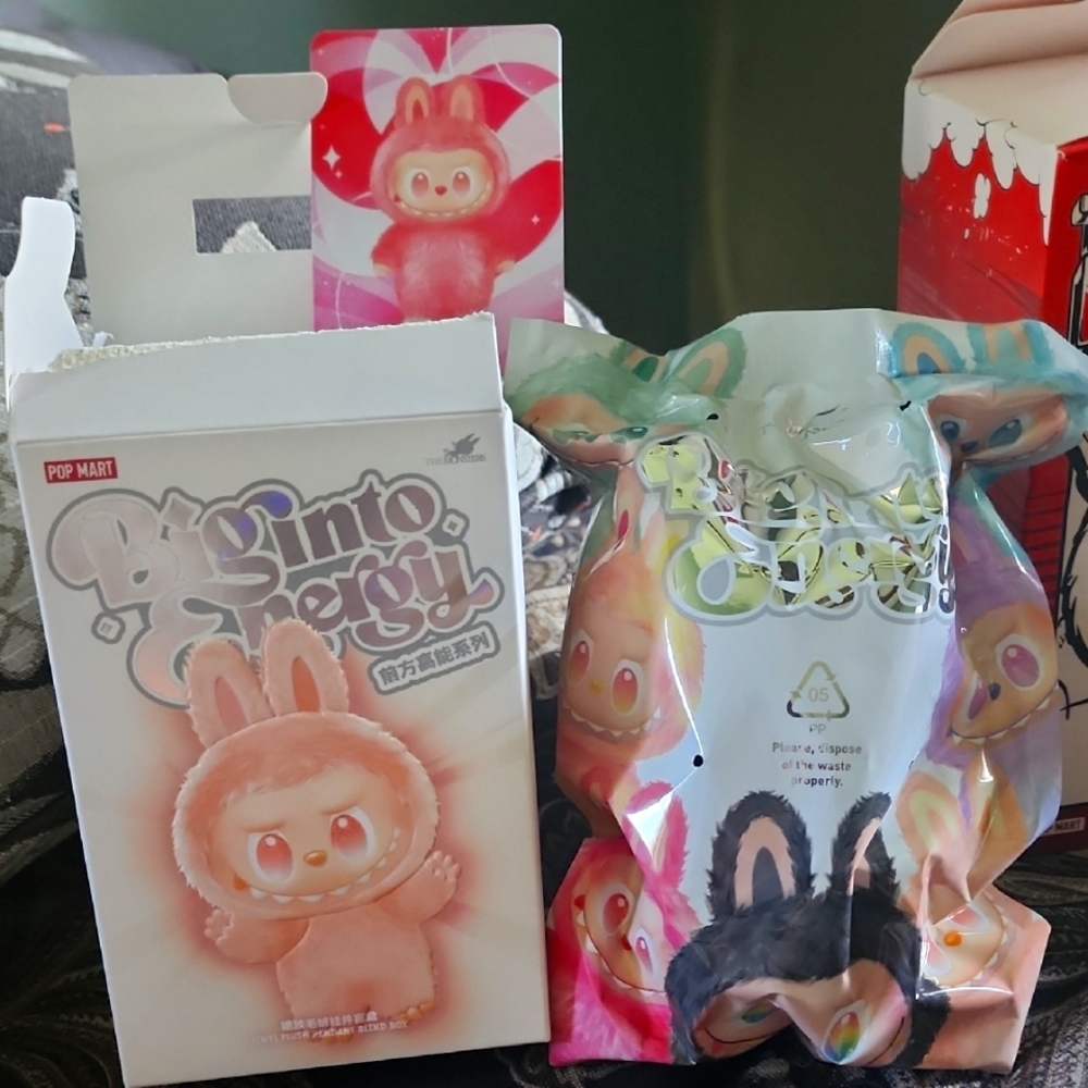 Pop Mart [Big Into Energy Meet -Love] Sold